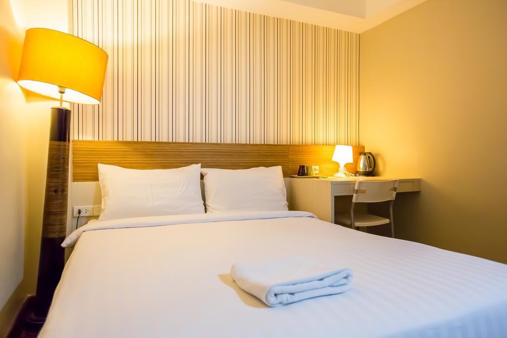 Snooze Hotel Thonglor Бангкок Экстерьер фото