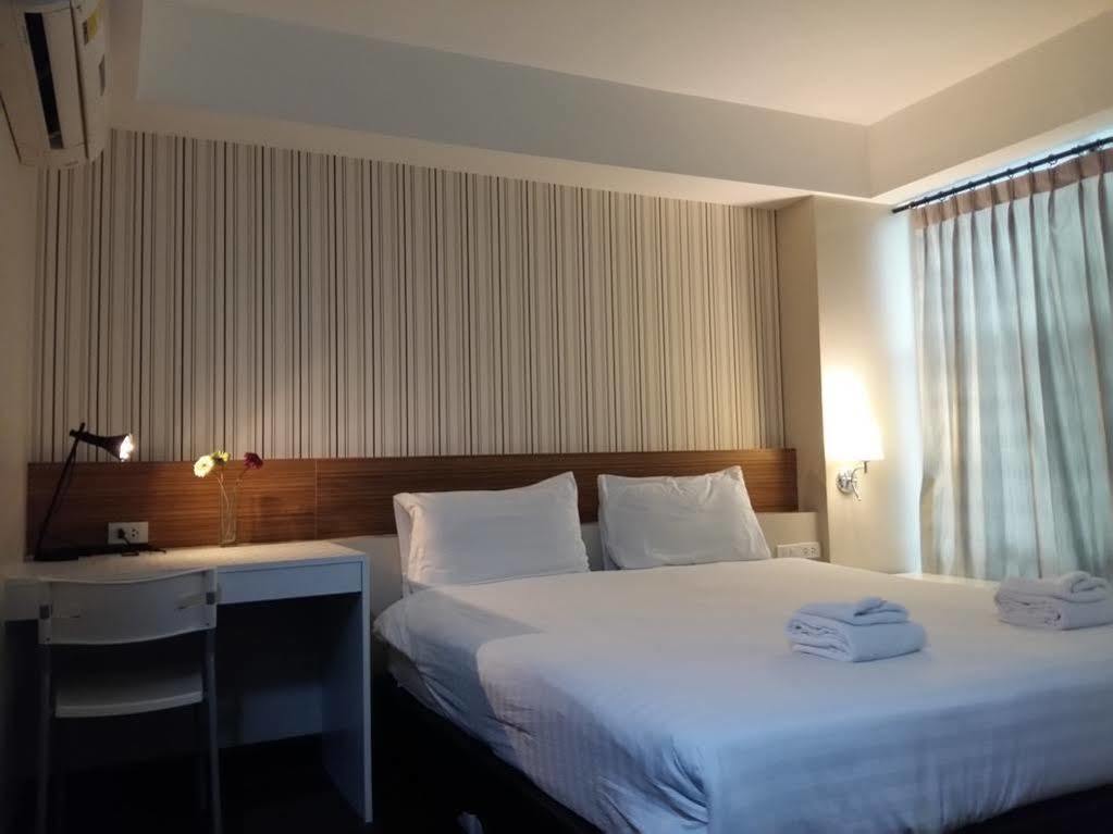 Snooze Hotel Thonglor Бангкок Экстерьер фото